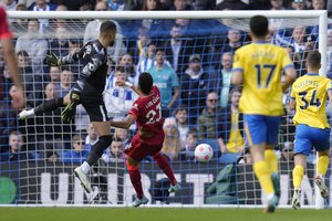 Su „Brighton“ išvykoje susitvarkęs „Liverpool“ tęsia kovą dėl titulo