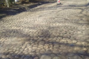 Sostinėje atrastas senas akmeninis kelias