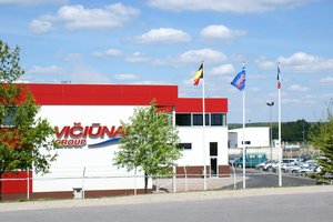 Ukrainoje po apšaudymo sunaikintas „Vičiūnų grupės“ logistikos sandėlis 