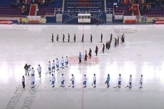 Įvertino rusų riedulininkų nuotrauką ir paaiškino Z raidės reikšmę ivrite: „Kai jie inkš, parodykite toms atmatoms“