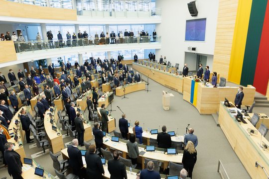 43 parlamentarai inicijuoja specialiosios komisijos sudarymą dėl nepaprastosios padėties