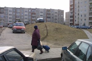 Policija pastebi, kad daugelis vairuotojų nesilaiko naujų KET taisyklių: galbūt 90 eurų bauda padės jas įsiminti