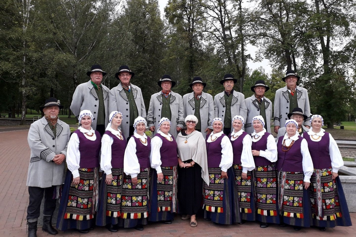 Marijampolės kultūros centro senjorų liaudiškų šokių grupė „Sidabra“. <br>Rengėjų nuotr.