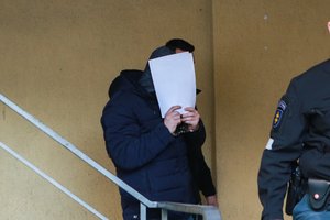 Kauno matininkas sukurpė reto įžūlumo planą: tyčia susilaužęs ranką, mulkino net 11 draudimo firmų