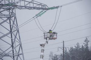 Įspėja, kad ir taip didelės sąskaitos gali išaugti dar labiau: elektros – iki 50 proc., dujų – net 100-200 proc.