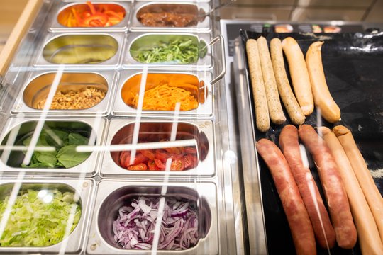 Vaikų mitybos racionas: įvardijo, į ką tėvai turėtų atkreipti dėmesį, įsigydami dešreles