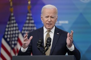 J. Bidenas: istorinė nauja JAV pagalba ginkluote Ukrainai sieks 1 mlrd. dolerių