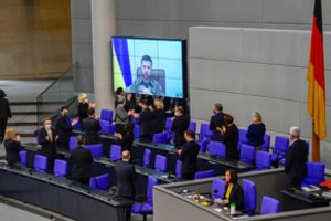 V. Zelenskis kreipėsi į Vakarų lyderius: „Jums rūpėjo tik ekonomika“