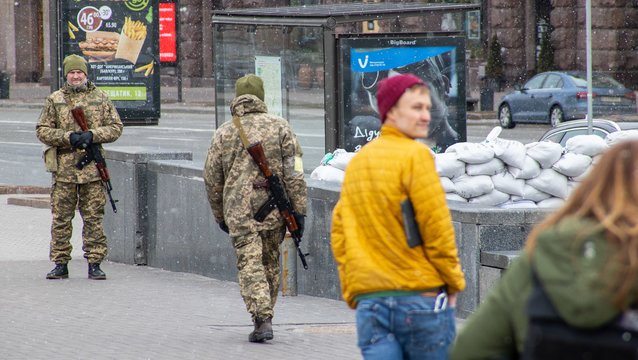 Ukrainos gyventoja pasidalijo svarbiu prašymu: atskleidė, ko žmonės imasi, kad nepalūžtų