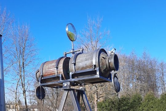 Utenoje smalsuolių akis traukia neįprastas kūrinys: „Šių dienų kontekste tai – labai stiprus darbas“