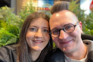 Pirmoji rašytojų vaikams šeima Lietuvoje prisipažino, kaip derina kūrybą ir trijų vaikų auginimą