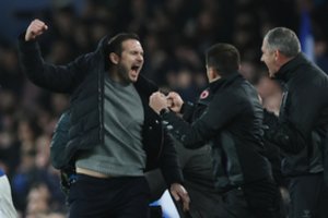 Netikėta situacija: komandos įvartį šventęs F. Lampardas susilaužė ranką