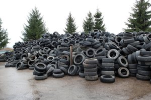 Padangų keitimo sezonui artėjant: kur dėti senas padangas, kad neterštume gamtos?