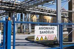 Sankcijų apribota „Lifosa“ teigia galinti veikti, svarsto apie prastovas