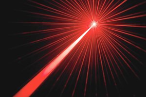 Technologijų istorija trumpai: kaip buvo sukurtas lazeris?