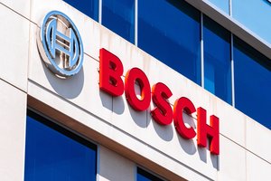 Po Ukrainos kaltinimų Vokietijos bendrovė „Bosch“ stabdo detalių tiekimą Rusijai