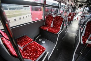 Užuomaršų autobusuose netrūksta – paliktų daiktų gausybė, tačiau kai kurios moterys tai daro tyčia