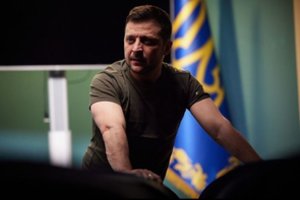 V. Zelenskis kreipėsi į Šveicarijos vyriausybę ir protestuotojus: paragino įšaldyti Rusijos oligarchų sąskaitas