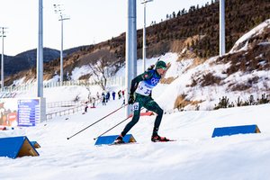 Vytautas Strolia galingai baigia biatlono sezoną – pasaulio taurės persekiojimo rungtyje prasibrovė į dešimtuką