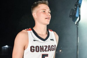 Gonzagos universiteto komanda džiaugėsi istoriniu pasiekimu, bet M. Arlauskas tik stebėjo pergalingą kovą