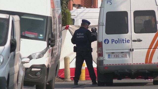 Belgijoje galimai nuo policijos sprukęs automobilis įsirėžė į karnavalo dalyvių minią: žuvo 6 žmonės