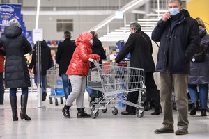 Pranešė, kuris prekybos tinklas per Velykas nedirbs – teks apsipirkti iš anksto