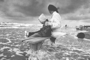 Fotomenininko A. Sutkaus nuotraukos įkūnijo prasmingos akcijos personažus