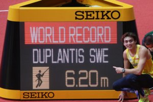 Pasaulio sporto savaitė: Prancūzijos regbininkų triumfas, A. Duplantis rekordas, „Formulės 1“ startas ir pasaulio taurių laimėtojai