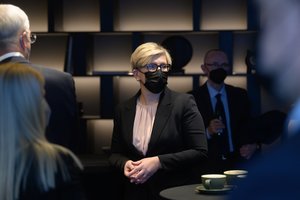 Ar naujas itin užkrečiamas COVID-19 variantas sujauks Vyriausybės planus atsisakyti likusių ribojimų? 