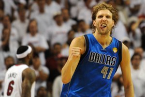 Dirkas Nowitzkis apie akistatą su Arvydu Saboniu: „Vau, jis toks didelis“