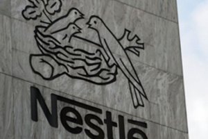 V. Zelenskio kritikos neužteko: akcininkų organizacija „Actares“ paragino „Nestle“ nutraukti veiklą Rusijoje