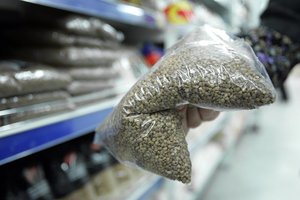 Rusijos Vyriausybė ragina rusus paniškai nepirkti cukraus ir grikių – toks kaupimas išbalansuoja platinimo tinklą