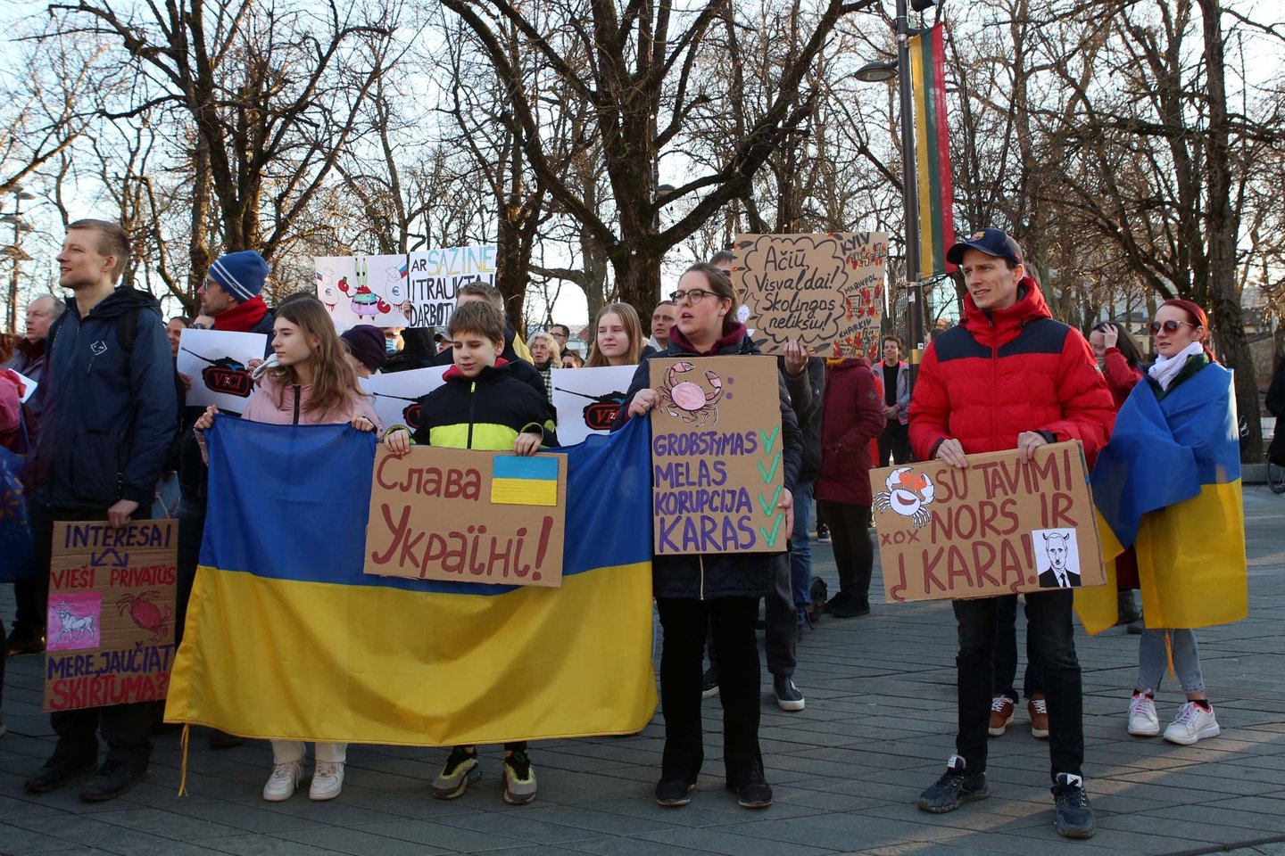  Protesto akcija prie Kauno savivaldybės.<br> M.Patašiaus nuotr.