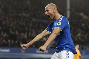 „Manchester United“ viliasi pasipildyti „Everton“ puolėju