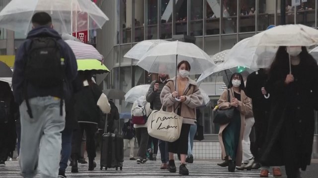Tokijo gyventojai netveria džiaugsmu: švelninami pandemijos ribojimai baruose ir kavinėse