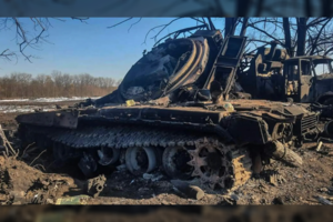 Rusai teturėjo vienintelį tokį eksperimentinį tanką – ir ukrainiečiai jį sunaikino