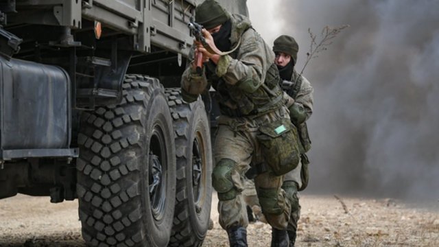 Ukrainiečių duomenimis, rusų kariai susiduria su problemomis: atsargų liko daugiausiai trims dienoms