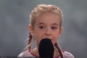 7-erių ukrainietė toliau keri internetą: šimtams užtraukė Ukrainos himną