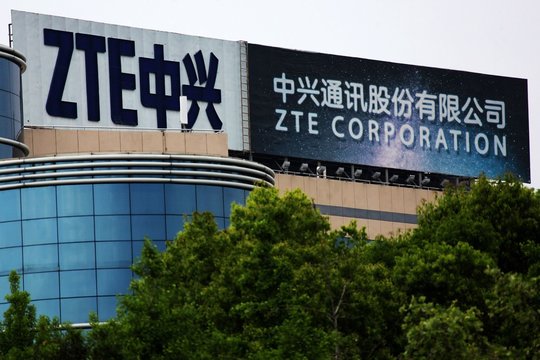 Kinijos ZTE po bandomojo laikotarpio atgavo prieigą prie amerikietiškų technologijų