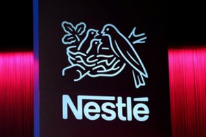 Kritikos sulaukusi „Nestle“ veiklos Rusijoje nenutrauks, bet žada mažinti parduodamų produktų asortimentą