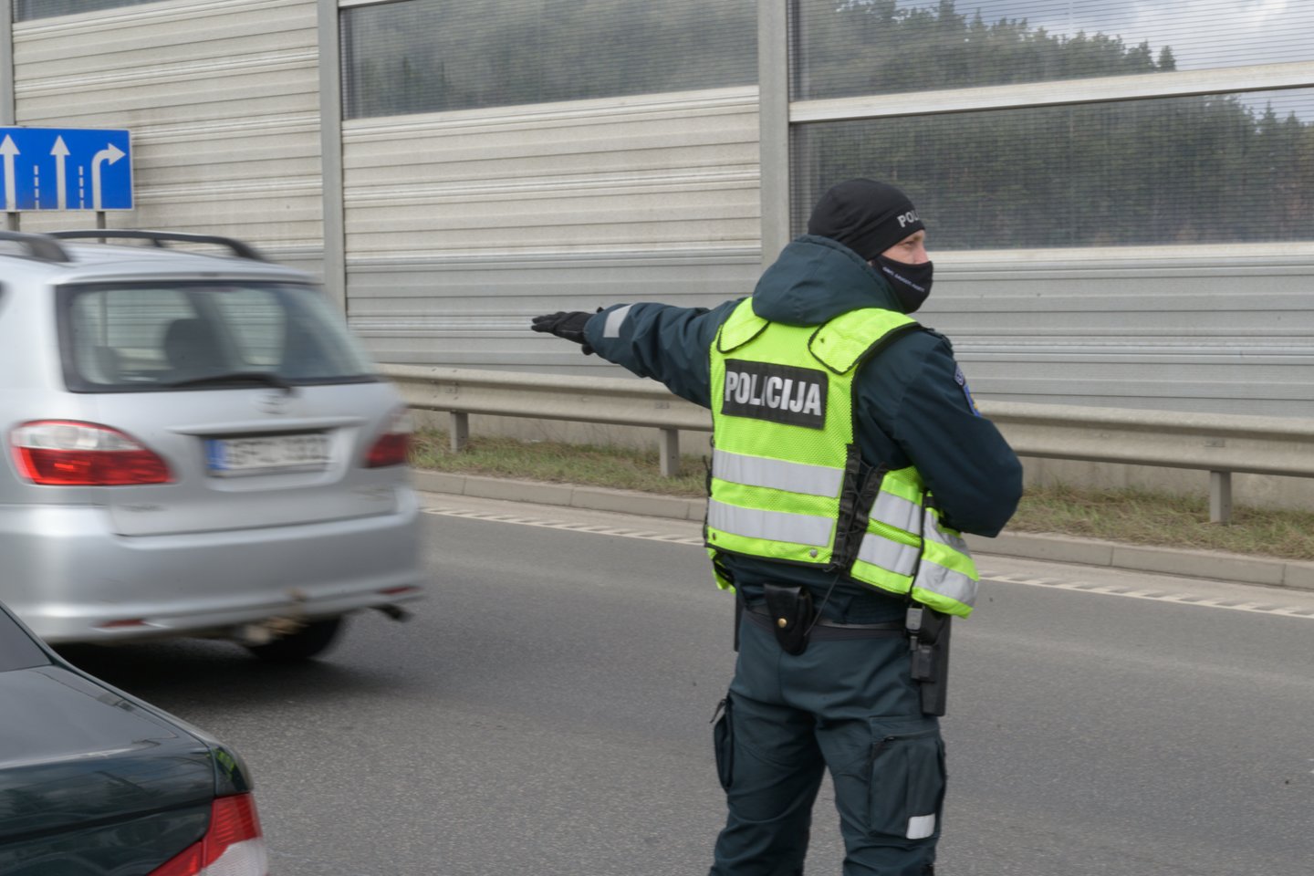 Kelių policijos pajėgos pagrindinį dėmesį sutelkė į vieną iš dažniausiai transporto priemonių vairuotojų daromą Kelių eismo taisyklių pažeidimą.<br>V.Skaraičio nuotr.