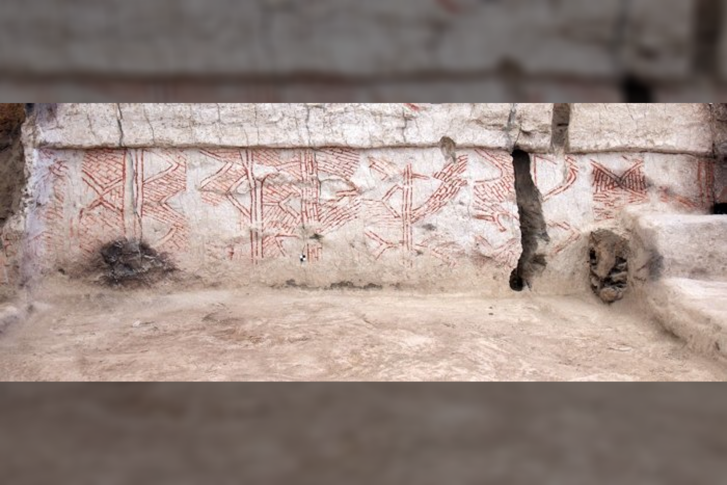  Geometrinė sienų tapyba pastato viduje.<br> (J. Quinlan o / Çatalhöyüko tyrimų projekto nuotr.