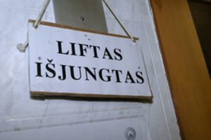 Šiemet dešimtys Vilniaus daugiabučių gali likti be veikiančių liftų