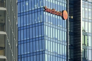 Buvusiems Estijos „Swedbank“ vadovams pareikšti įtarimai dėl įsitraukimo į pinigų plovimą