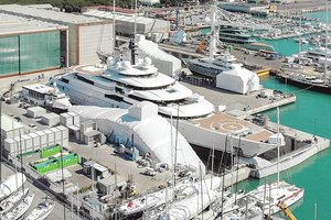 Karas atvėrė italams akis: rusų turtuoliams maunamas apynasris