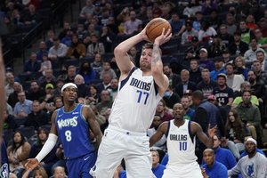 L. Dončičiaus naudingo žaidimo neužteko: „Mavericks“ krito Minesotoje
