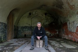 Į frontą pagalbą vežantis Š. Jasiukevičius: viską daryti reikia dabar, nes po dviejų savaičių gali nebereikėt 