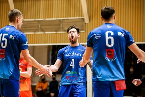 Lietuvos tinklinio čempionato pusfinalis startavo favoritų pergalėmis