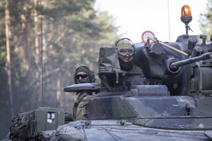 Prasideda NATO priešakinių pajėgų bataliono pratybos, į Pabradę vyksta karinė technika