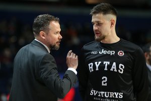 Po dar vienos pergalės prieš „Žalgirį“ G. Žibėnas sveikino vilniečius ir perdavė linkėjimą K. Maksvyčiui